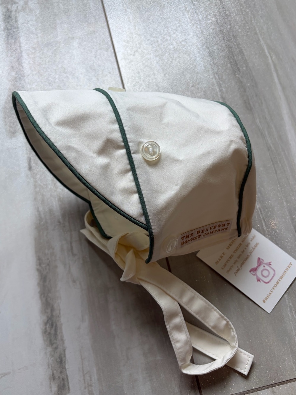 NWT TBBC Cream Barringer Bonnet with Green Piping Trim and Button Detail XS 0-3M